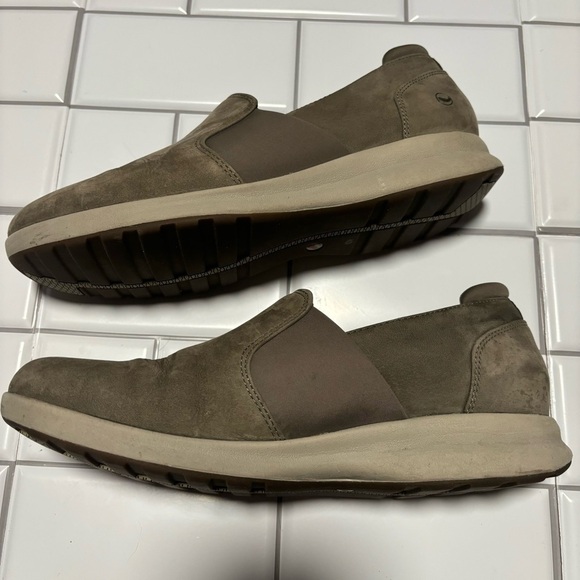 Clarks Un Adorn Step Unstructured Leather Slip-on - Picture 5 of 12